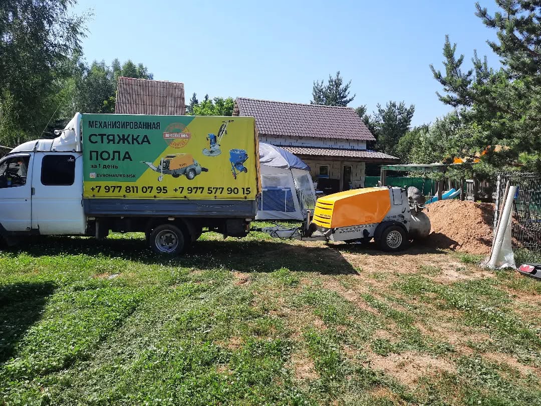 Механизированная стяжка пола, выезд бригады